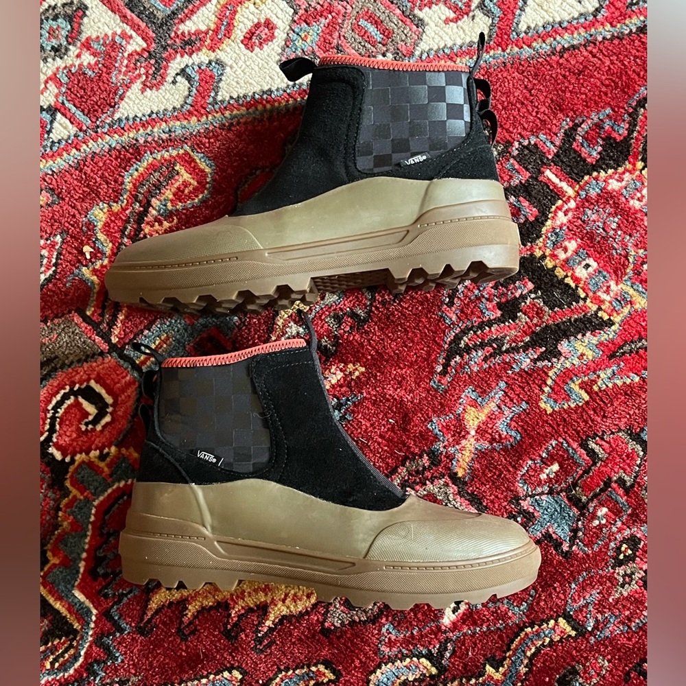 Vans Colfax Hanna Scott Black & Gum Boots Size 9